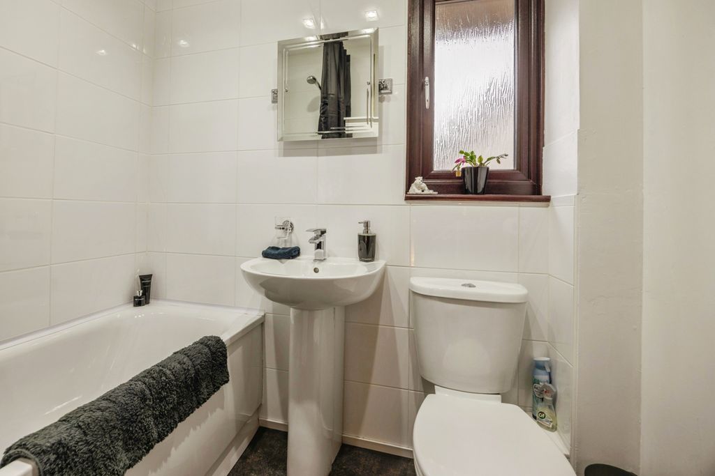 Additional image 11 of 4 bed detached bungalow for saleKaims Grove, Livingston EH54