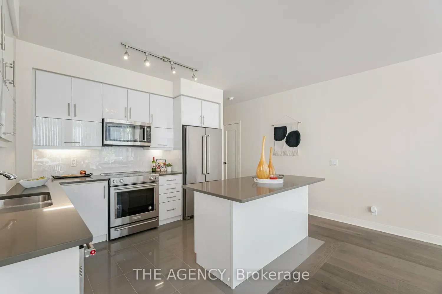 Additional image 2 of 825 Church Street 105