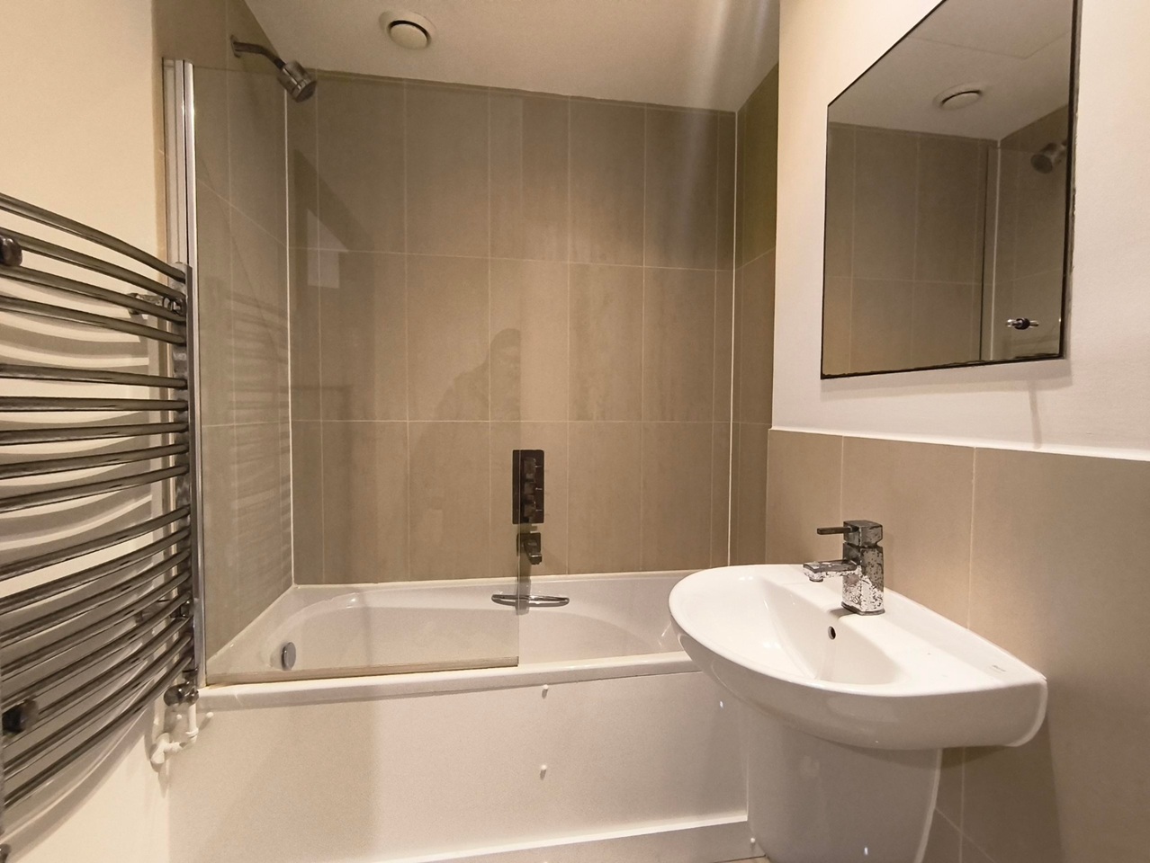 Additional image 8 of 1 Bed Flat, Bridges Court Road, SW11, N1 7GU