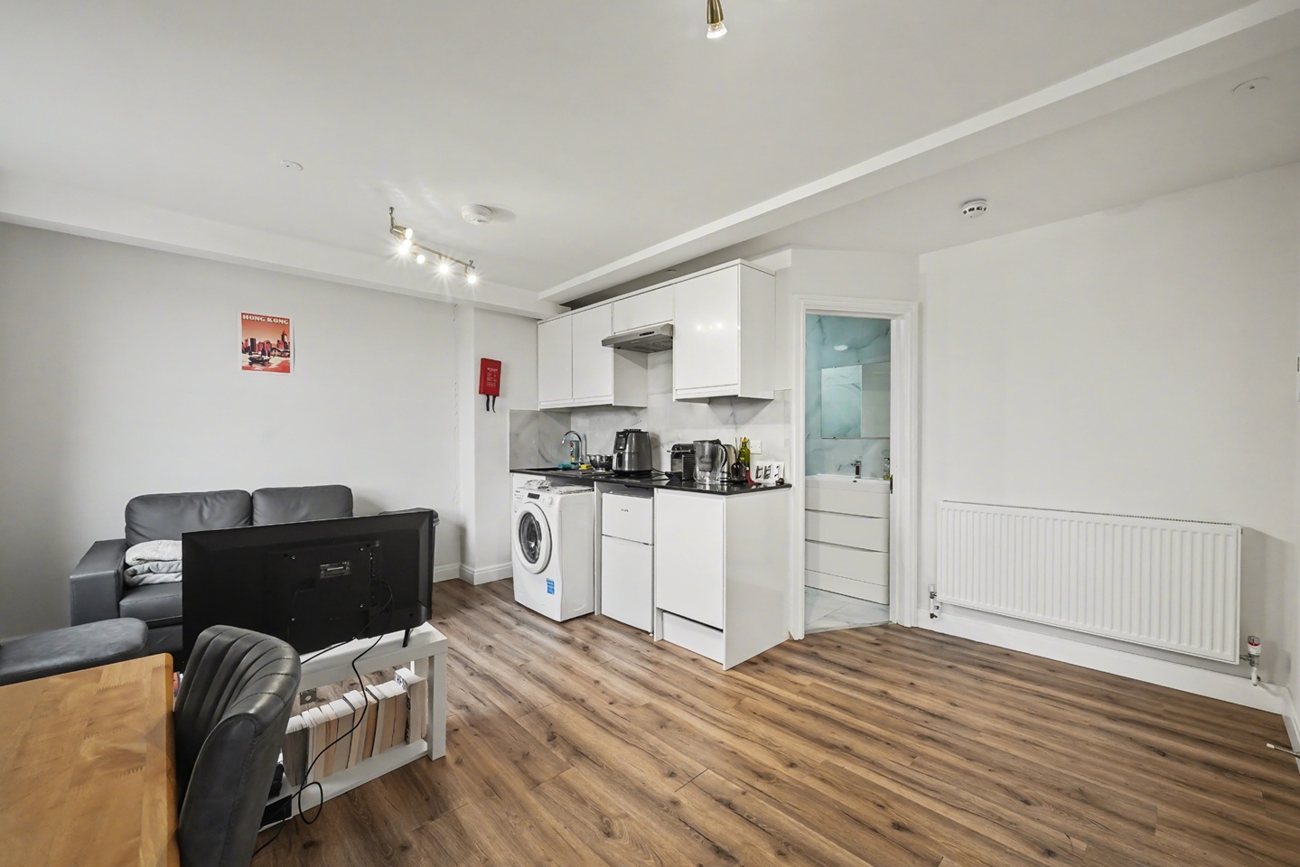Additional image 3 of 1 Bed Flat, Lexham Gardens, W8, N1 7GU