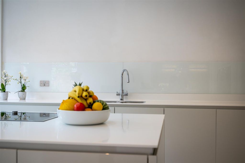 Additional image 10 of 7 bed detached house for salePark Avenue, Bedford MK40