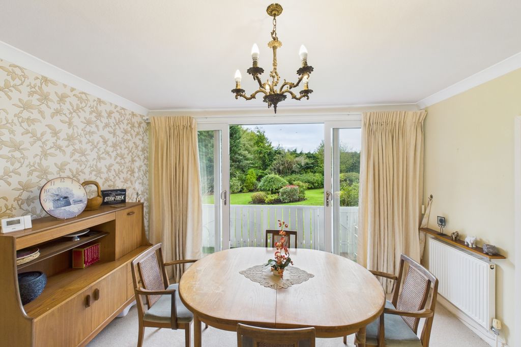 Additional image 4 of 3 bed flat for sale2 Burlington Close, Dore S17