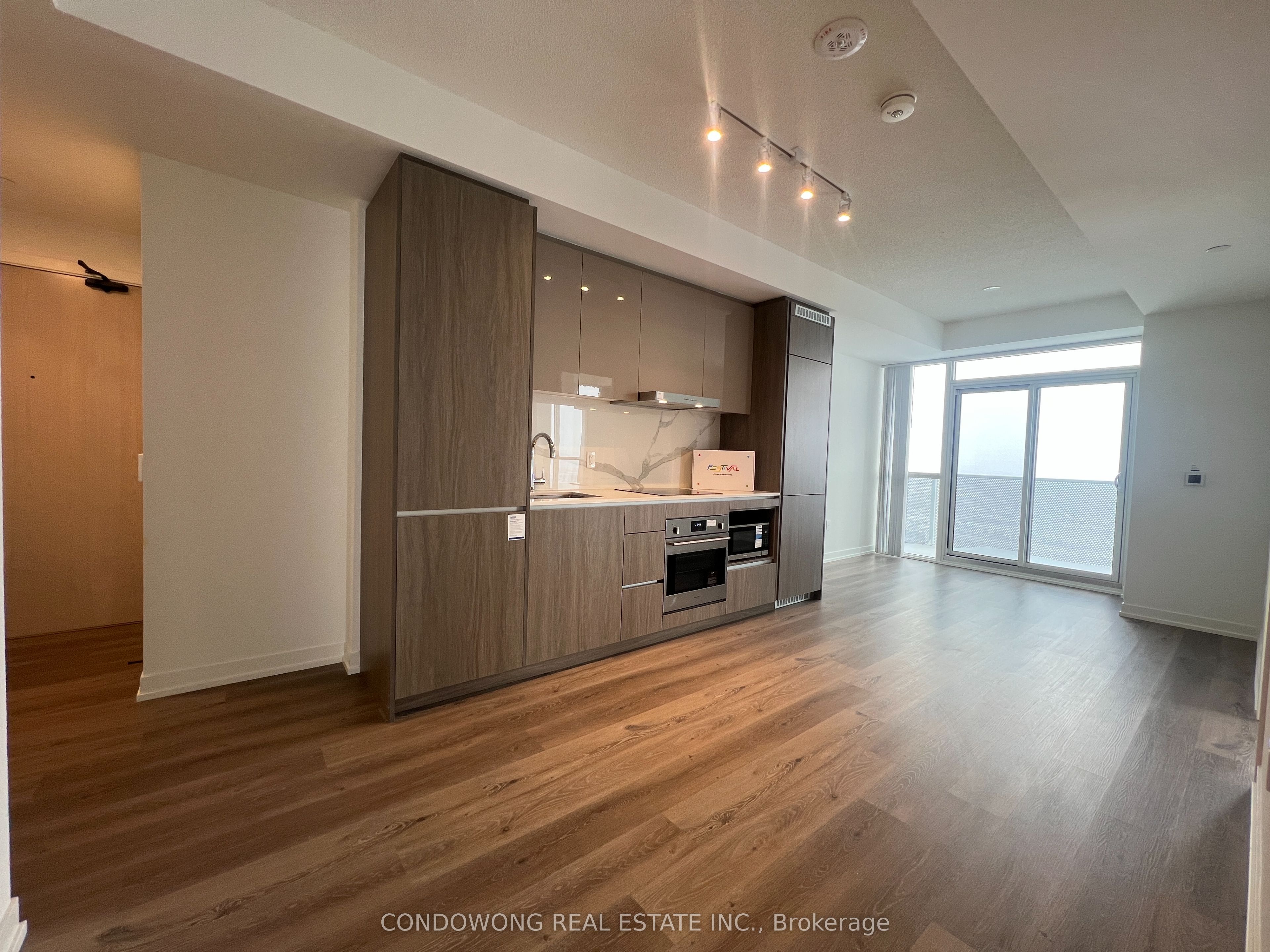3712-28 Interchange Way, Vaughan, ON, L4K 0P8