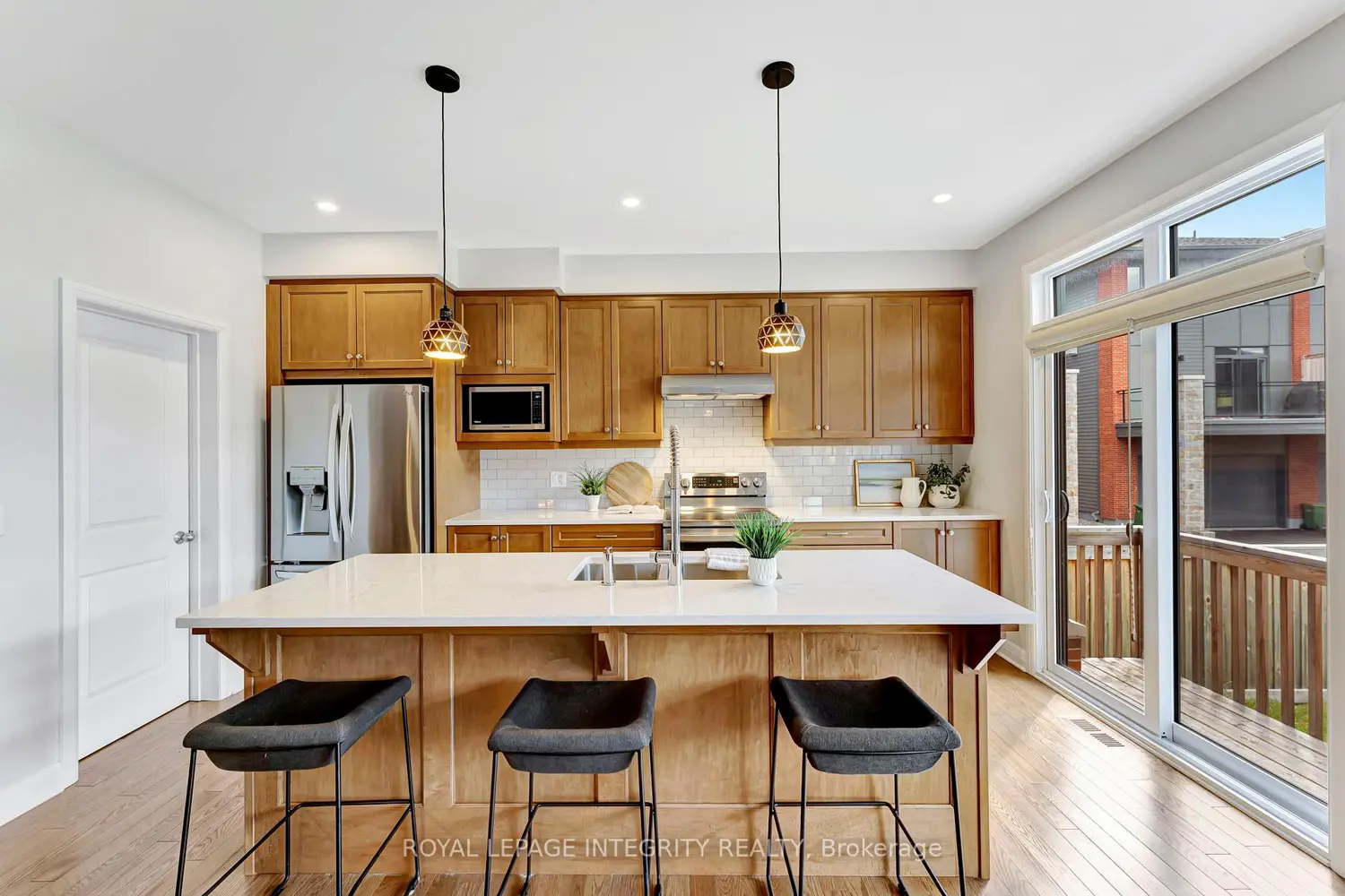 Additional image 6 of 885 Moses Tennisco Street