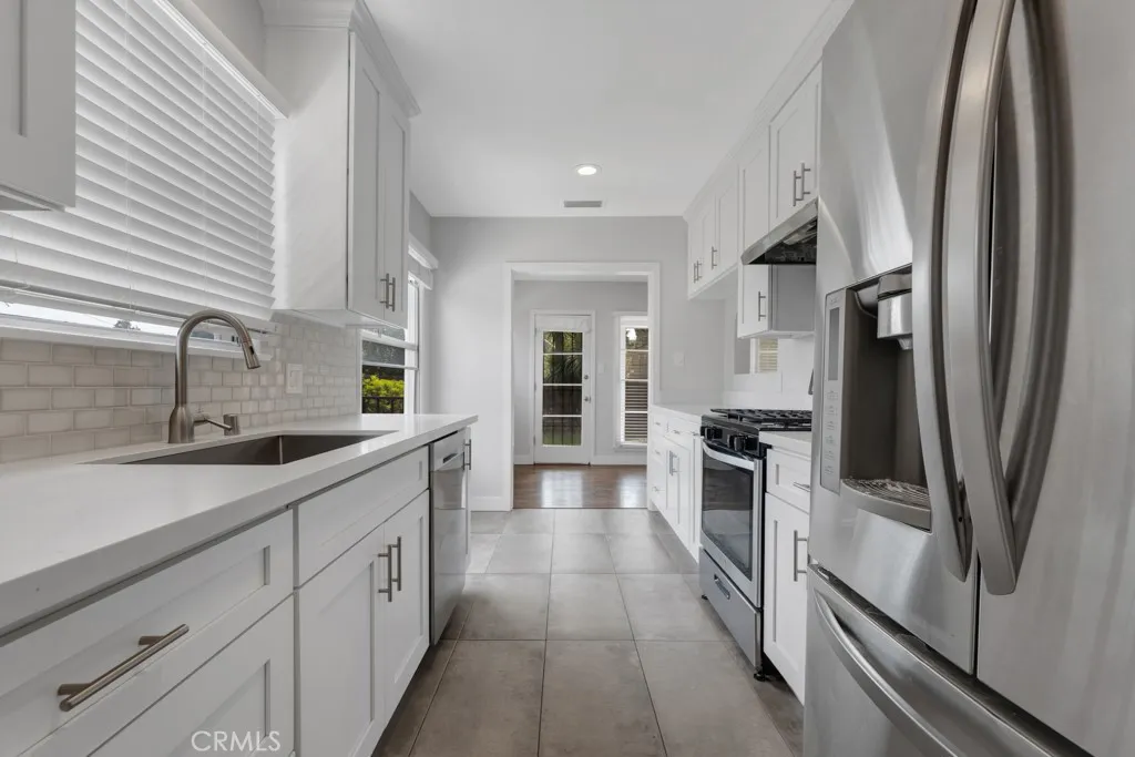 Additional image 11 of 18350 Lorne St, Reseda, CA 91335