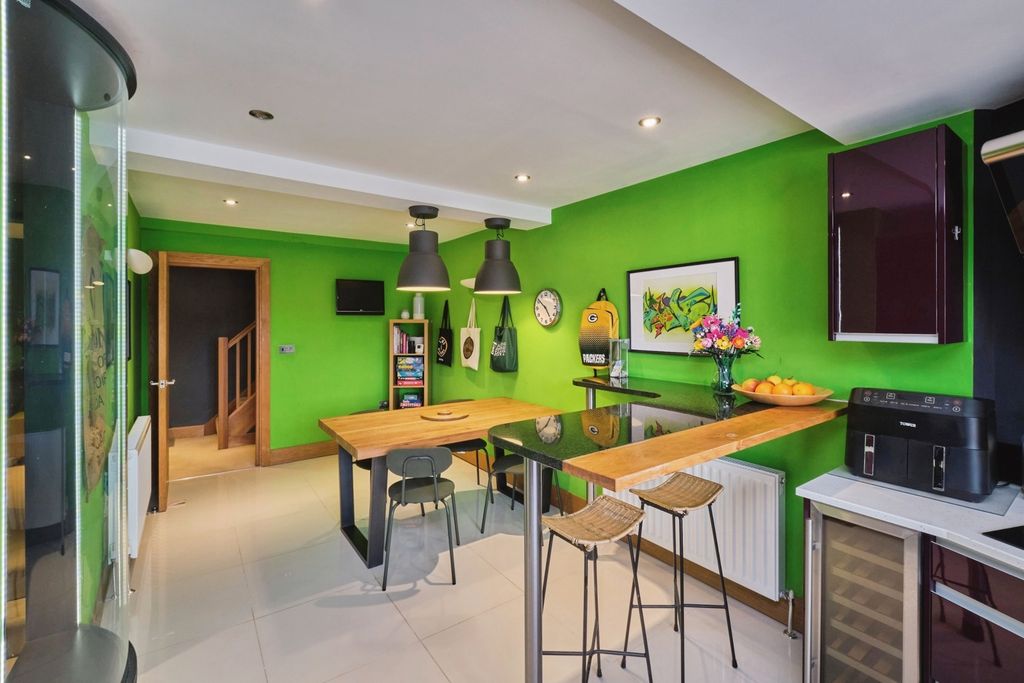 Additional image 10 of 2 bed flat for saleTamworth Street, Lichfield, Staffordshire WS13
