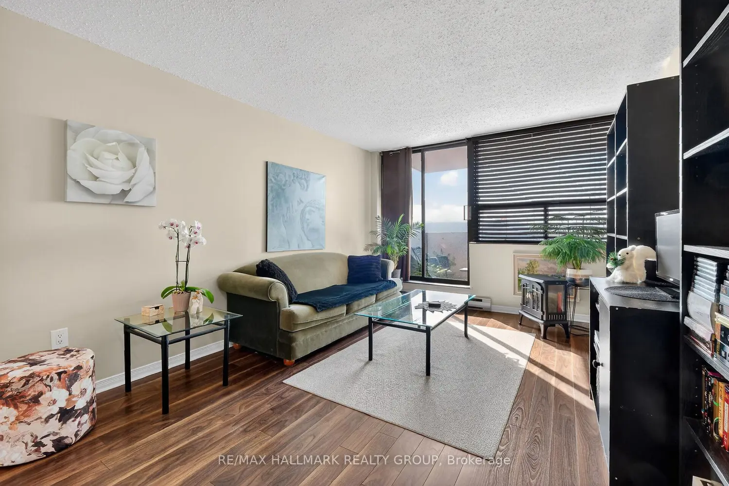 Additional image 3 of 2019 Bank Street 404