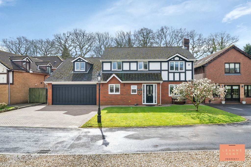5 bed detached house for saleRhyd Y Gwern Close, Rudry, Caerphilly CF83