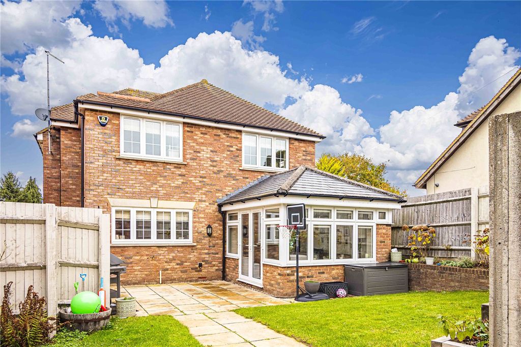 Additional image 21 of 4 bed detached house for saleDunstable Road, Caddington, Central Bedfordshire LU1