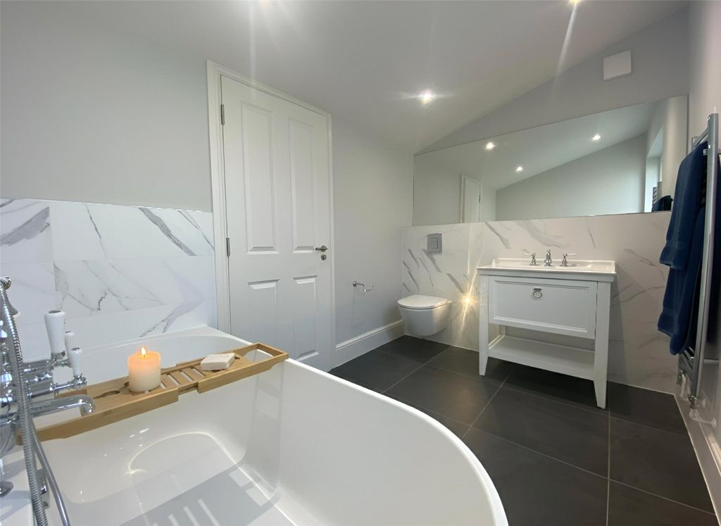 Additional image 9 of 3 bed flat for saleMagdalen Road, Exeter EX2
