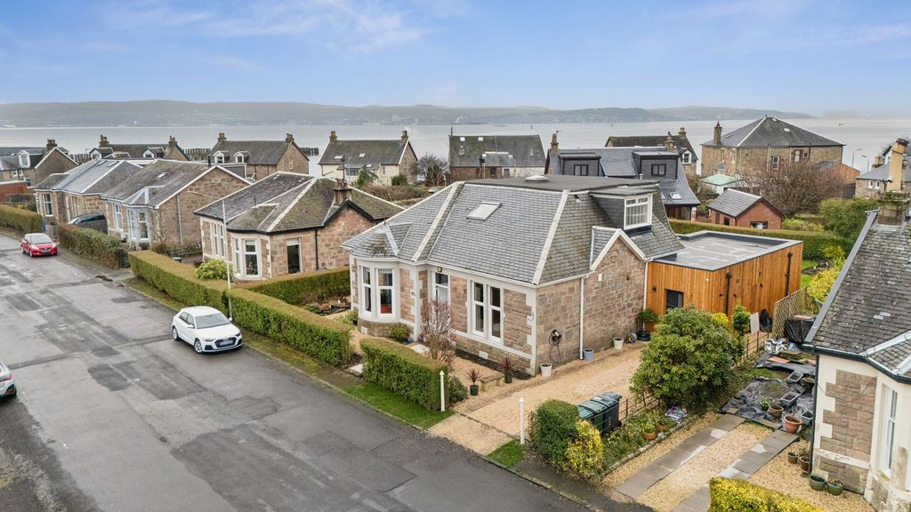 5 bed detached house for sale3 Station Road, Helensburgh G84