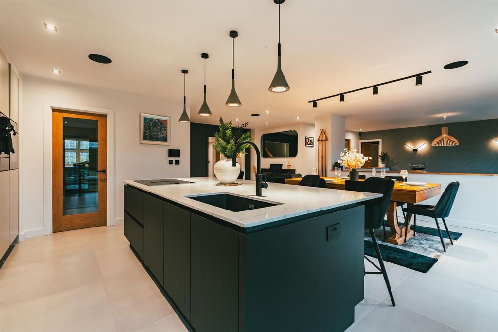 Additional image 8 of 5 bed detached house for saleDore Road, Sheffield S17