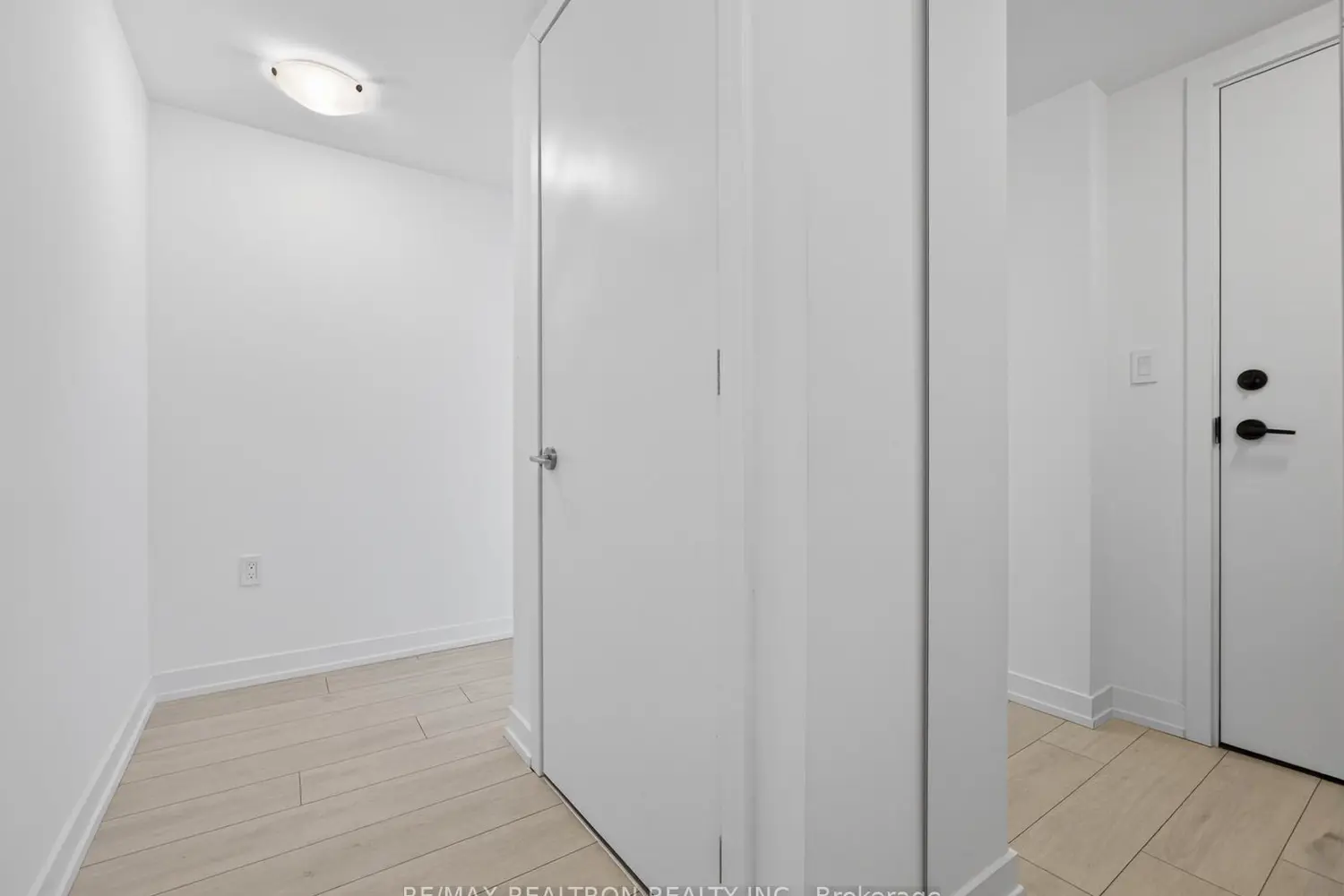 Additional image 2 of 556 Marlee Avenue 407
