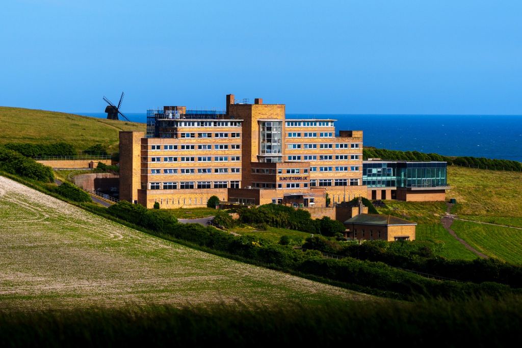3 bed flat for saleThe Cliffs, Greenways, Ovingdean, Brighton, East Sussex BN2 photo 3