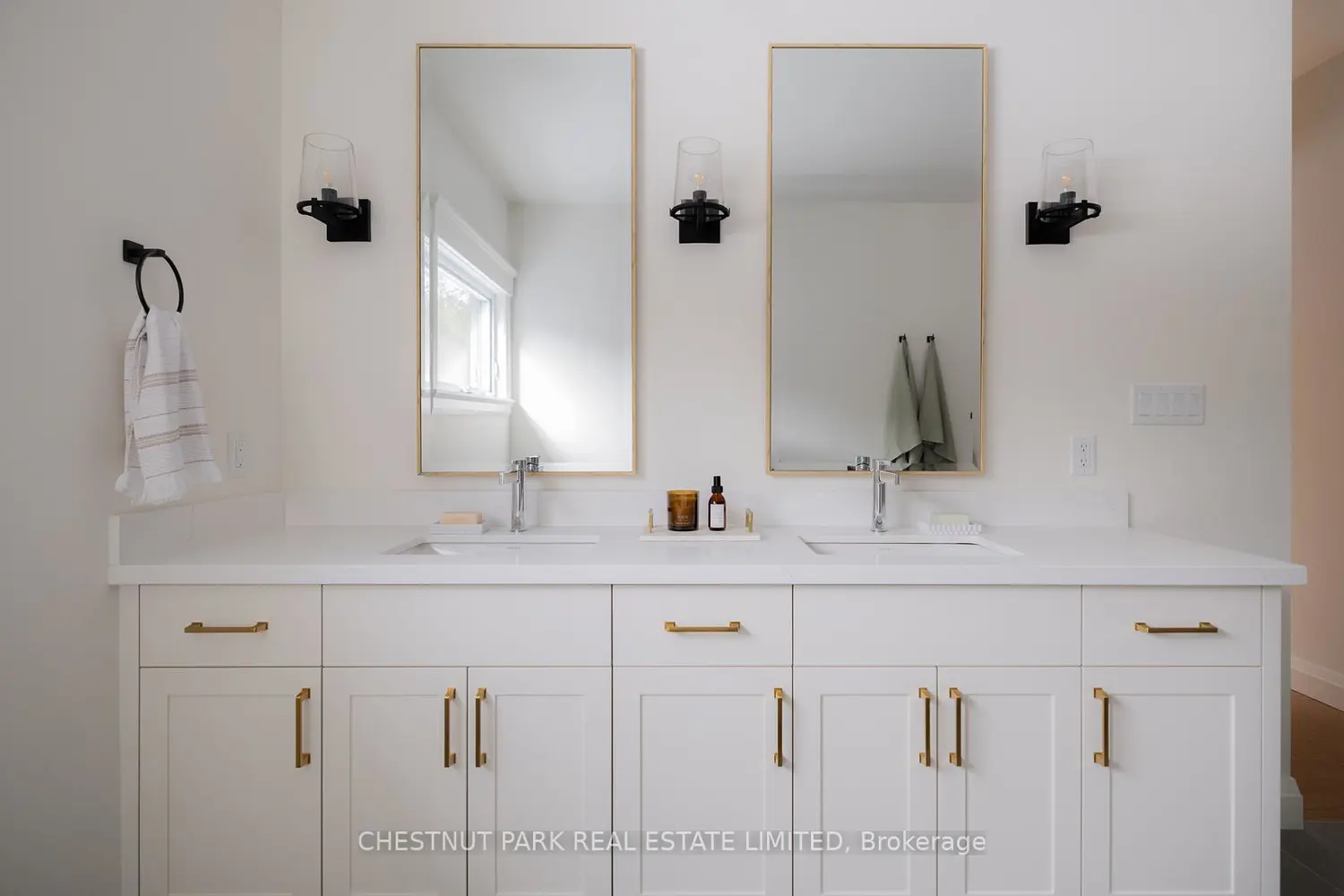 Additional image 9 of 675528 Hurontario Street