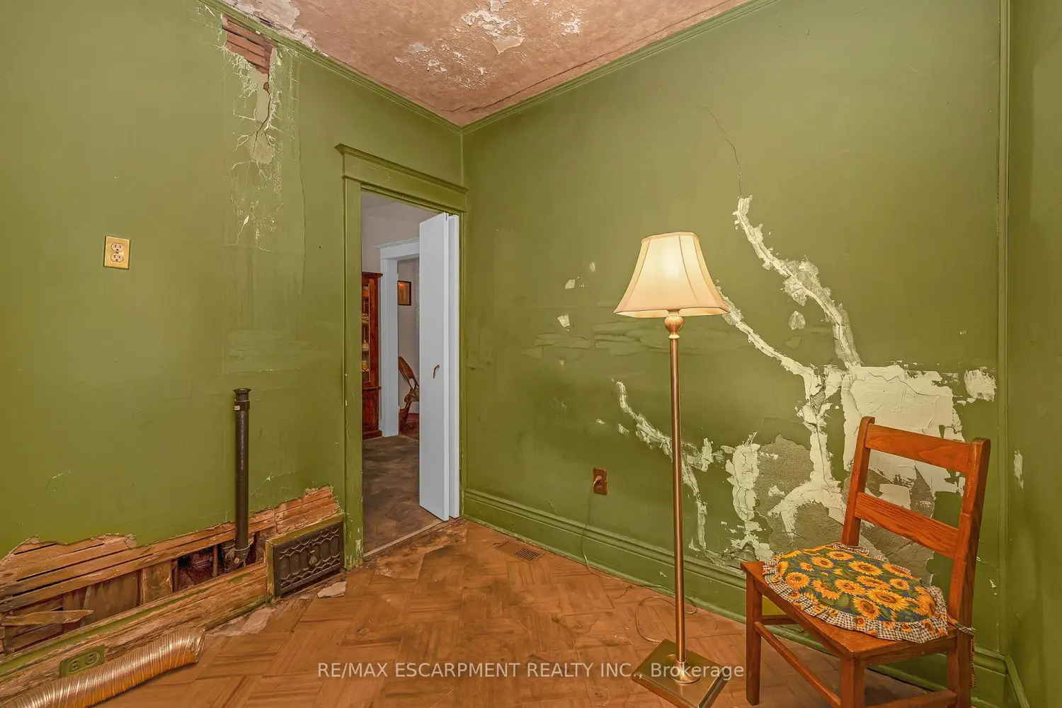 Additional image 13 of 31 1/2 Garside Avenue