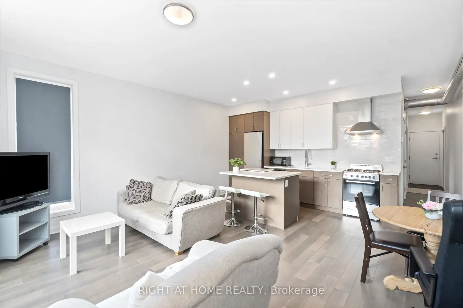 Additional image 3 of 22 Perkins Street 305, West Centre Town
