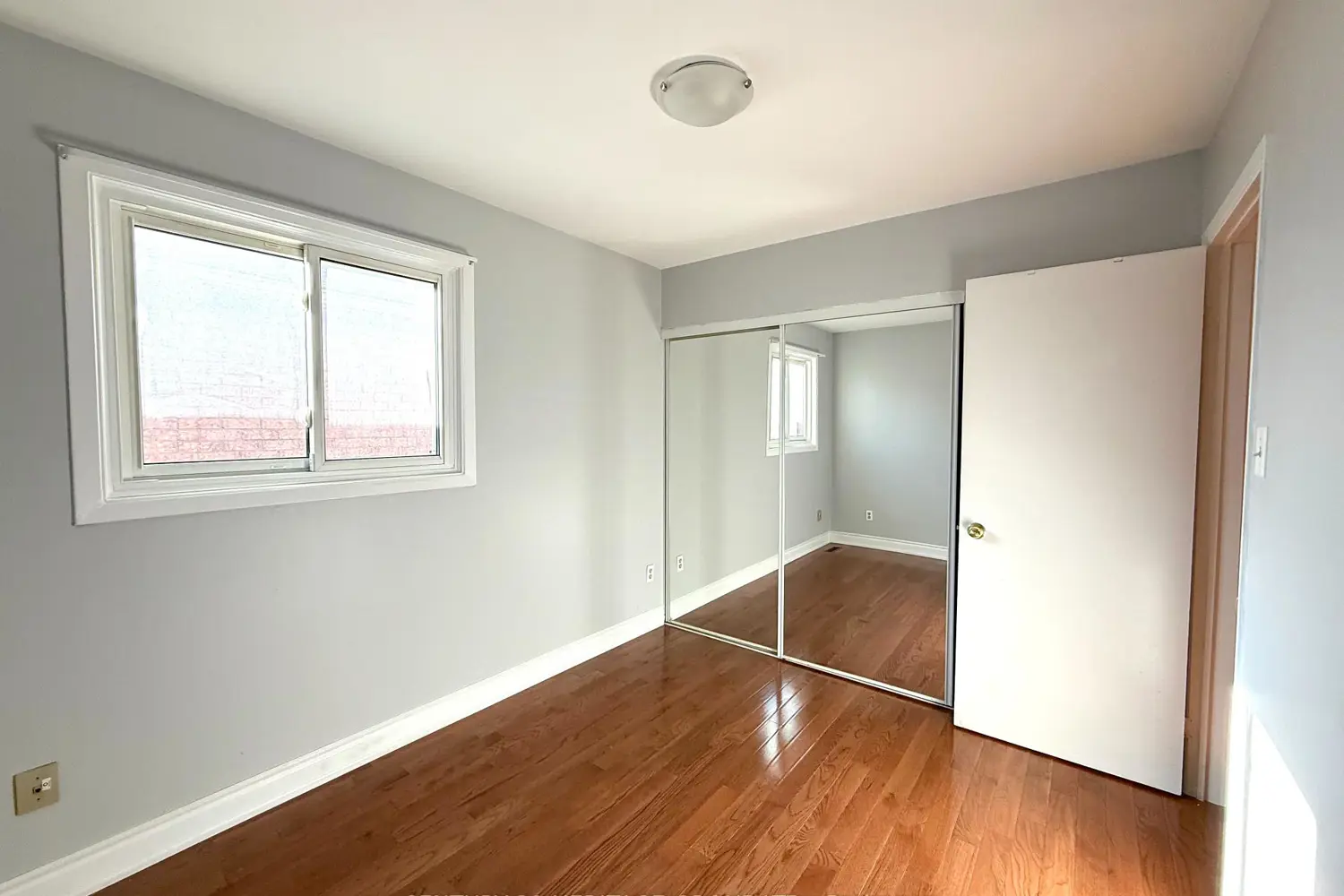 Additional image 12 of 9 Corona Gate