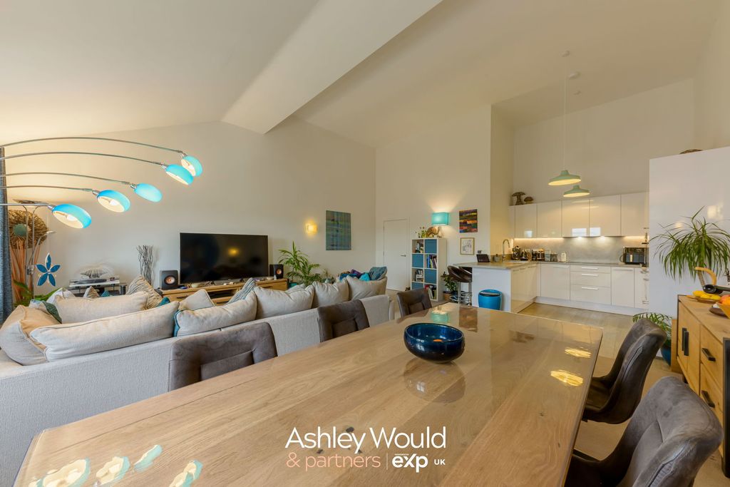 Additional image 9 of 3 bed flat for saleMill Street, Worcester WR1