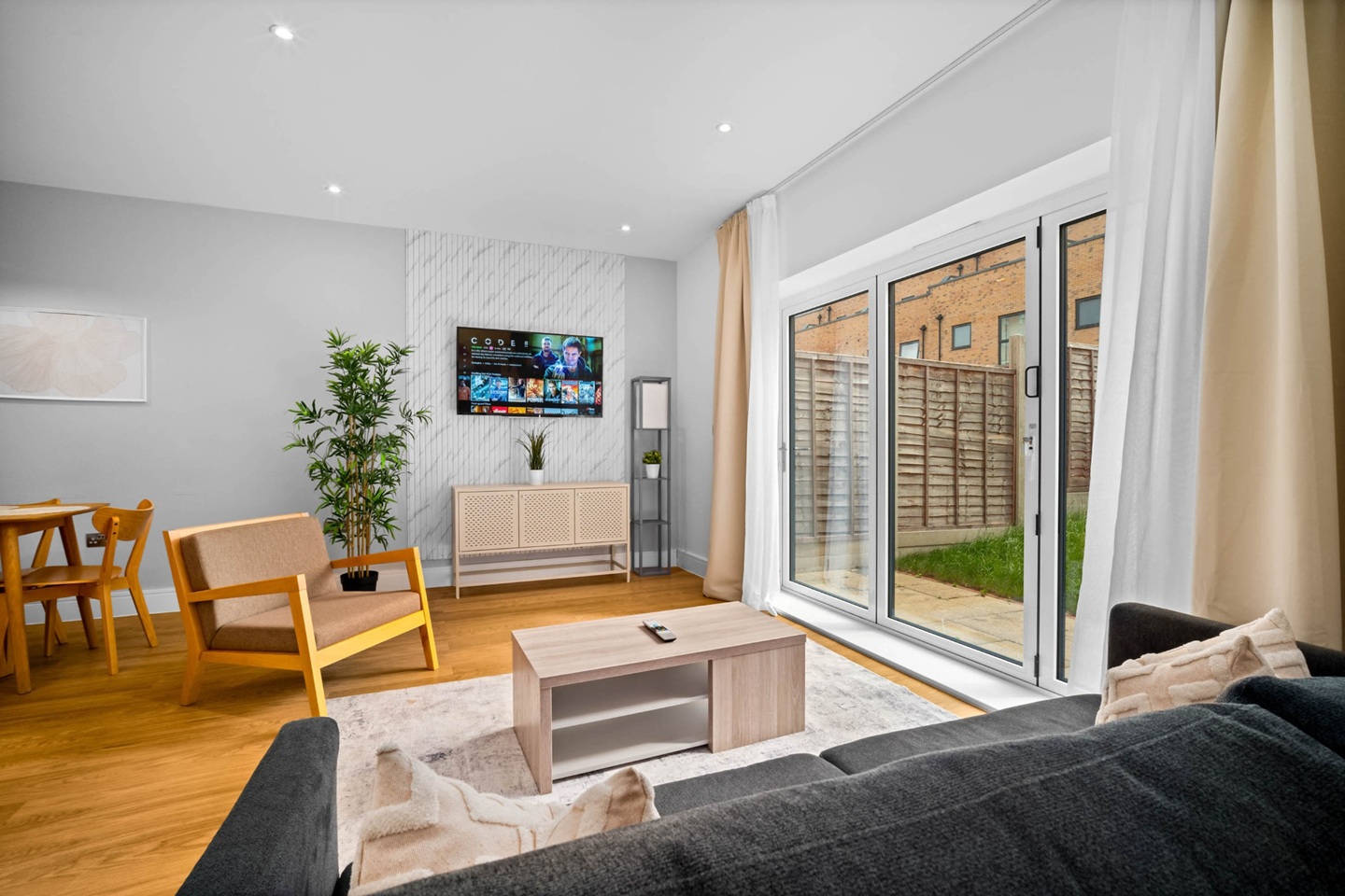 4 Bed Terraced House, Soho Loop St, B18, N1 7GU