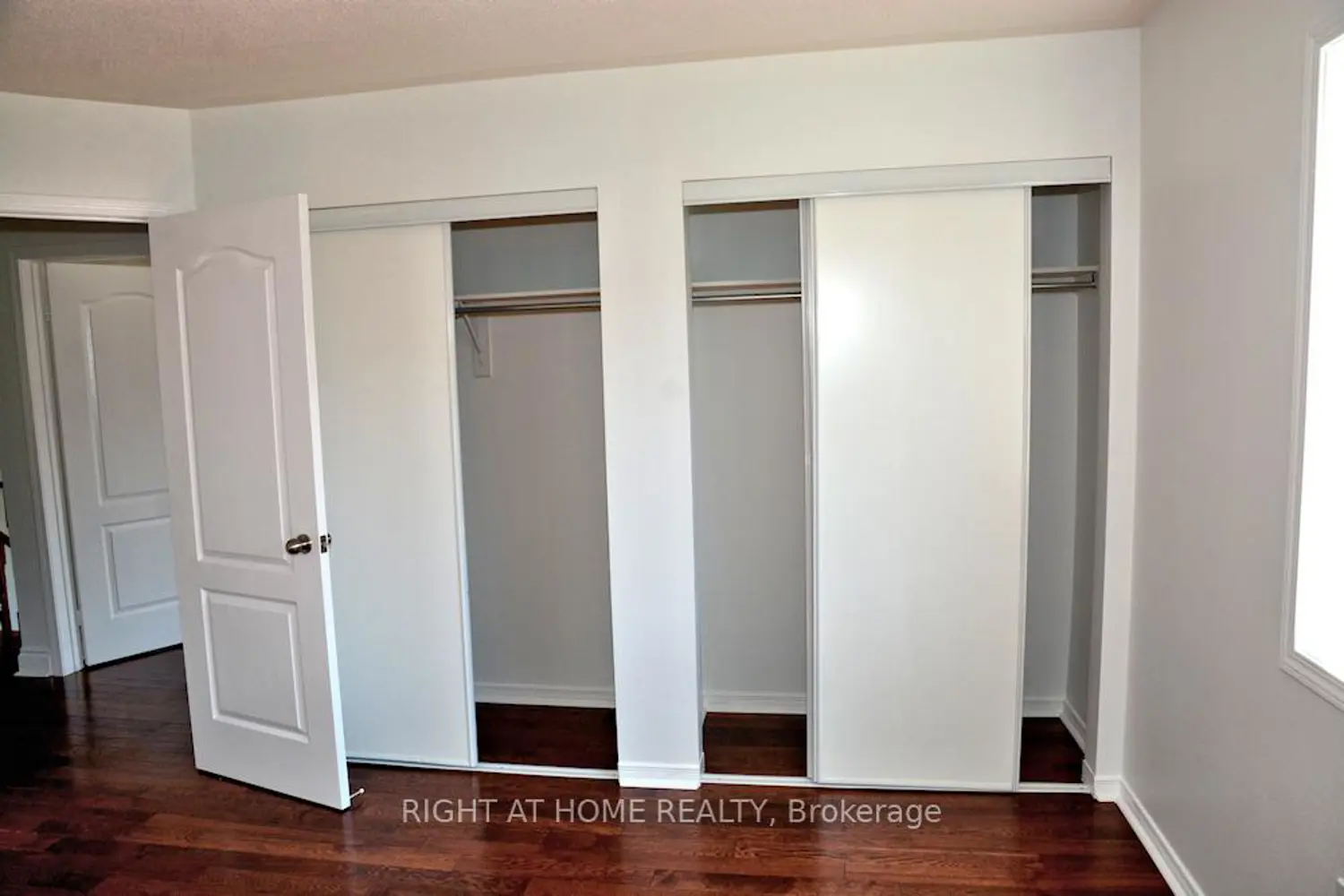 Additional image 18 of 242 Flagstone Way