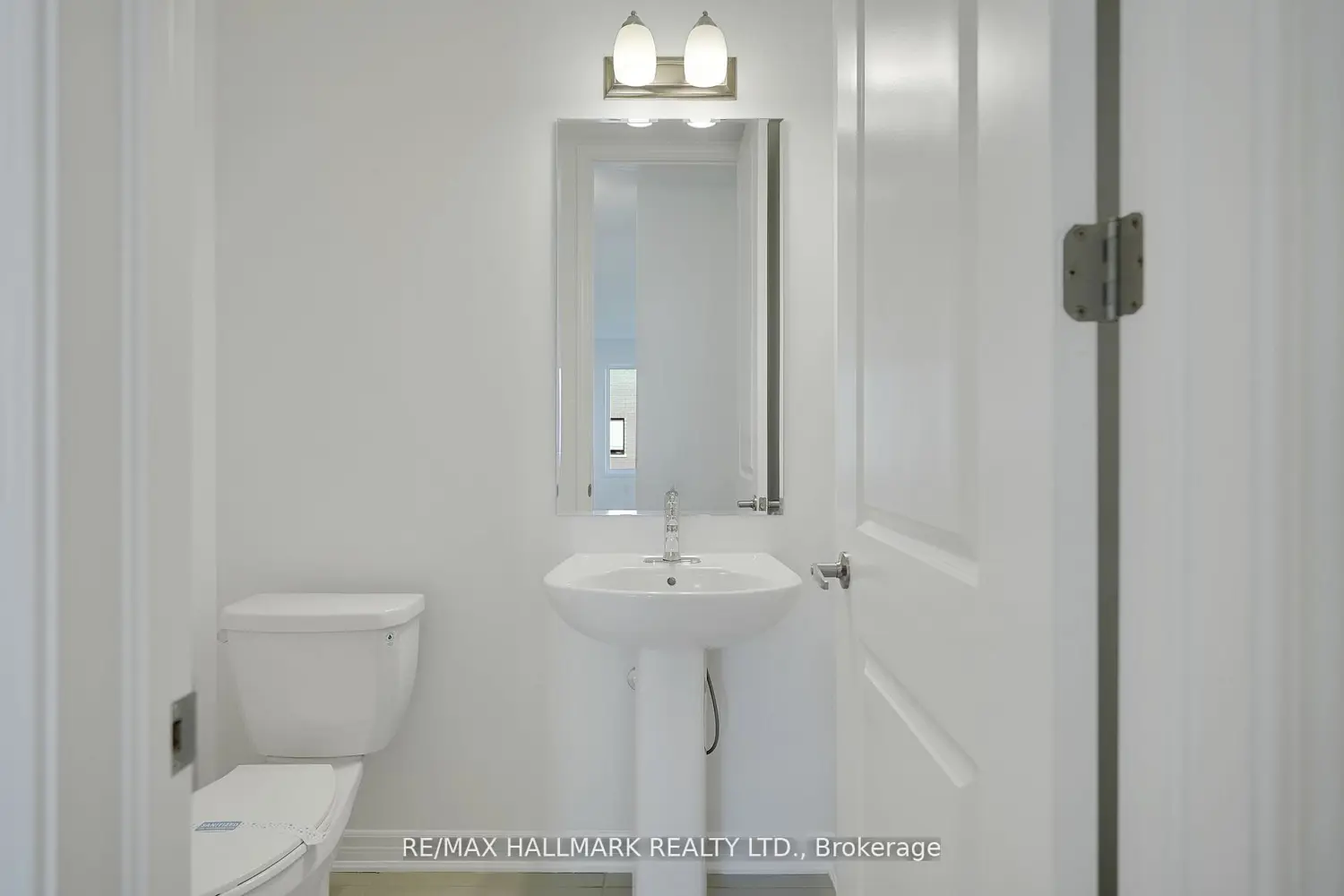 Additional image 10 of 626 Newlove Street