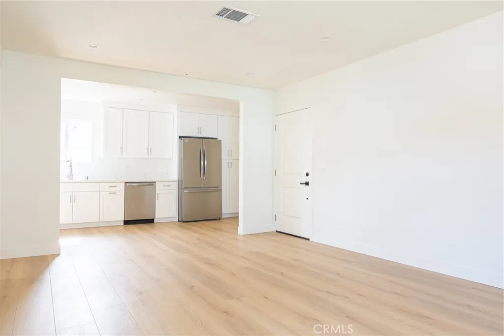 Additional image 3 of 1065 E Spazier Ave Unit 202, Burbank, CA 91502