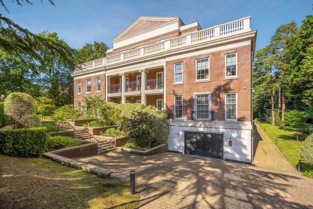 Additional image 2 of 3 bed flat for saleEsher Park Avenue, Esher KT10