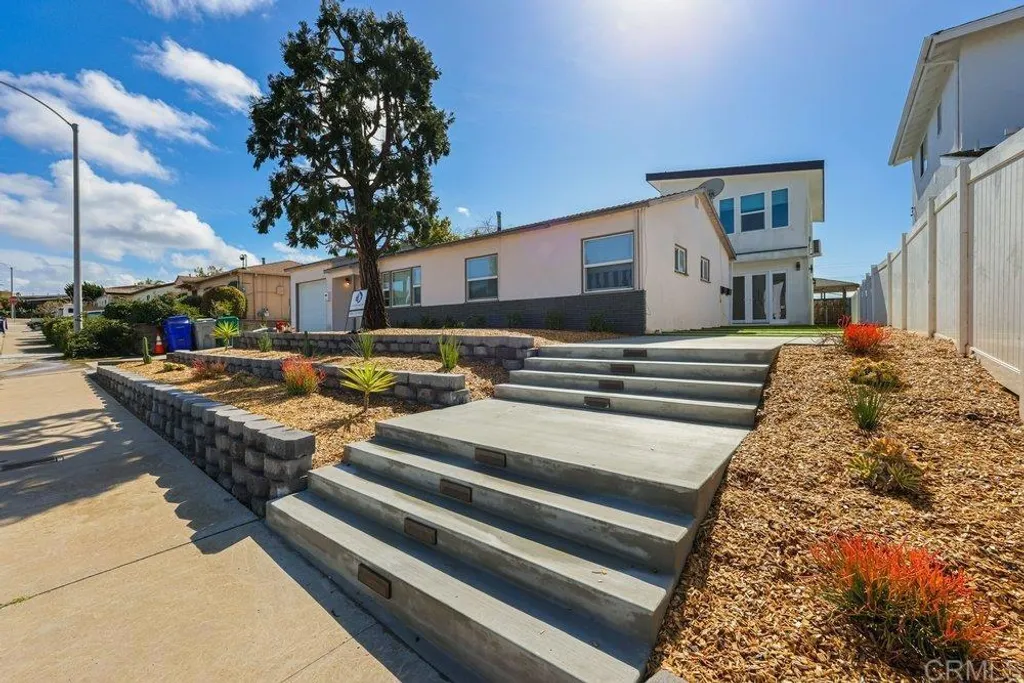 3839 Baker St, San Diego, CA 92117