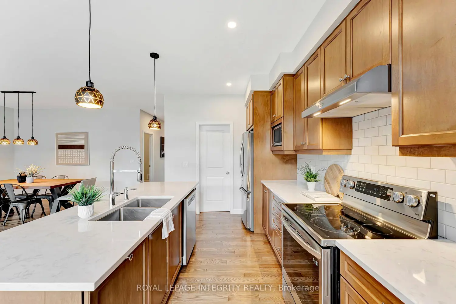 Additional image 8 of 885 Moses Tennisco Street