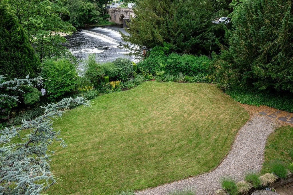 Additional image 16 of 4 bed flat for saleBridge House, Bridge Court, Harrogate Road, Harewood, Leeds LS17