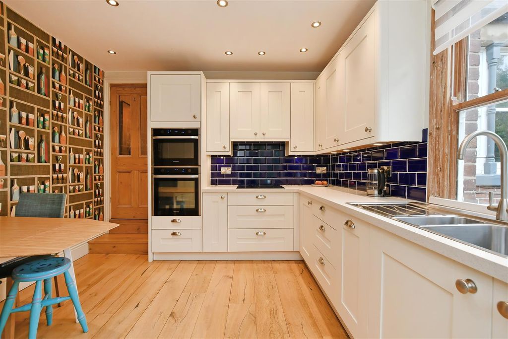 3 bed flat for saleRustlings Road, Endcliffe Park S11 photo 3