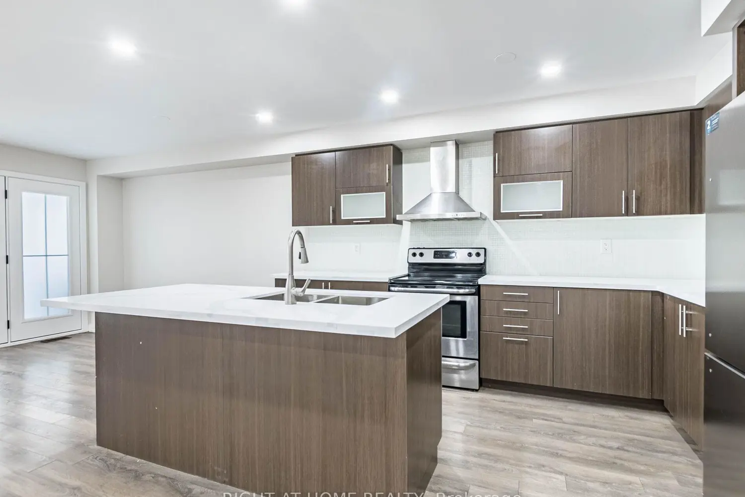 Additional image 8 of 16 Edsel Road