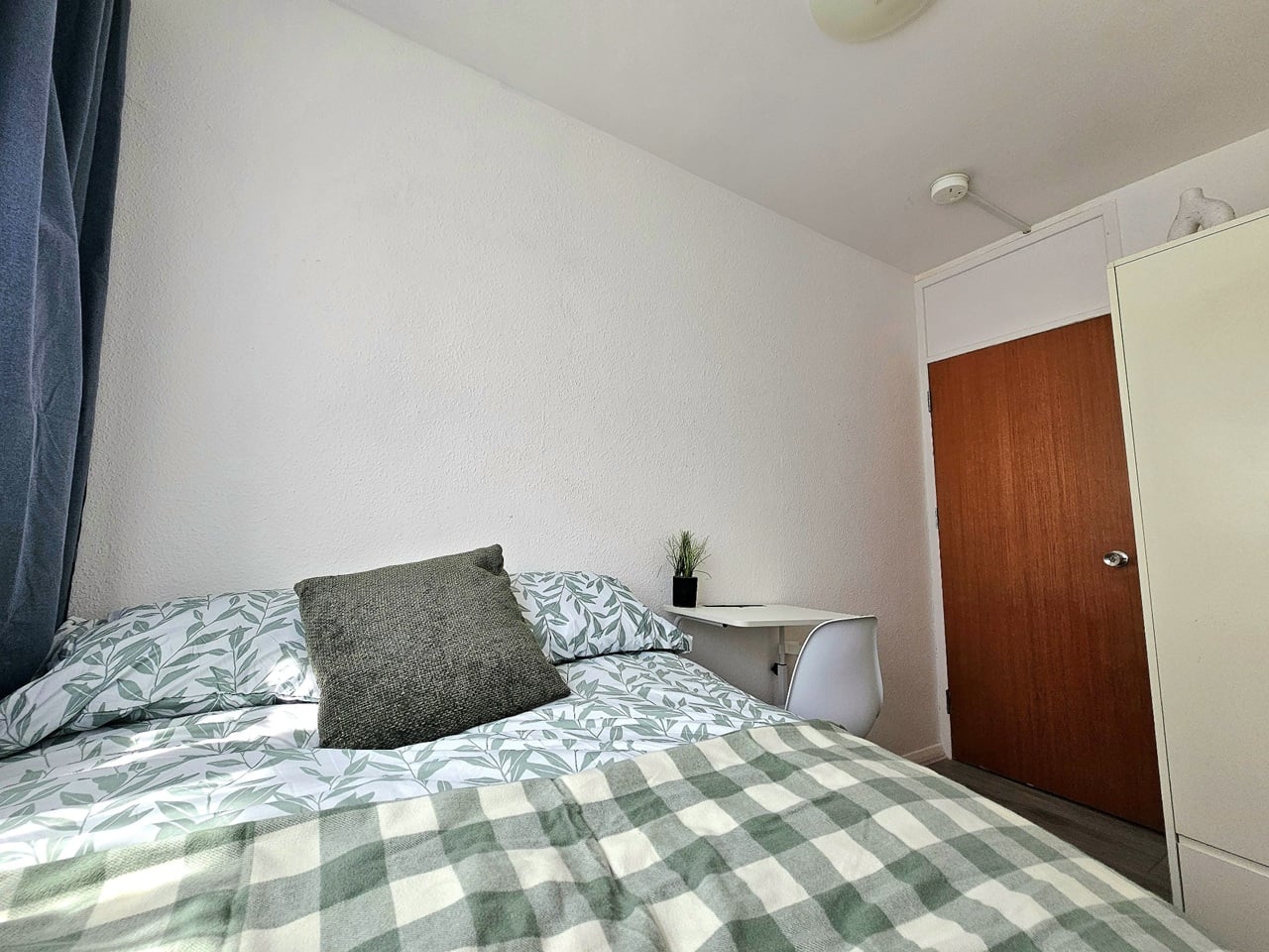Room in a Shared Flat, Dowler House, E1, N1 7GU