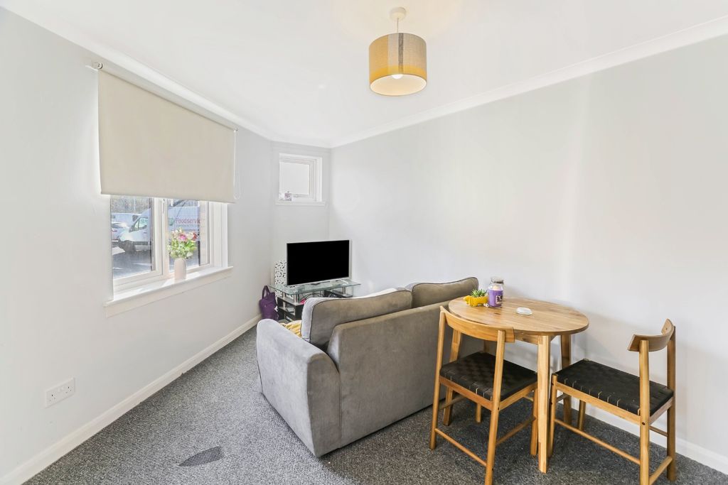 Additional image 4 of 2 bed flat for saleGlasgow Road, West Dunbartonshire, Clydebank G81