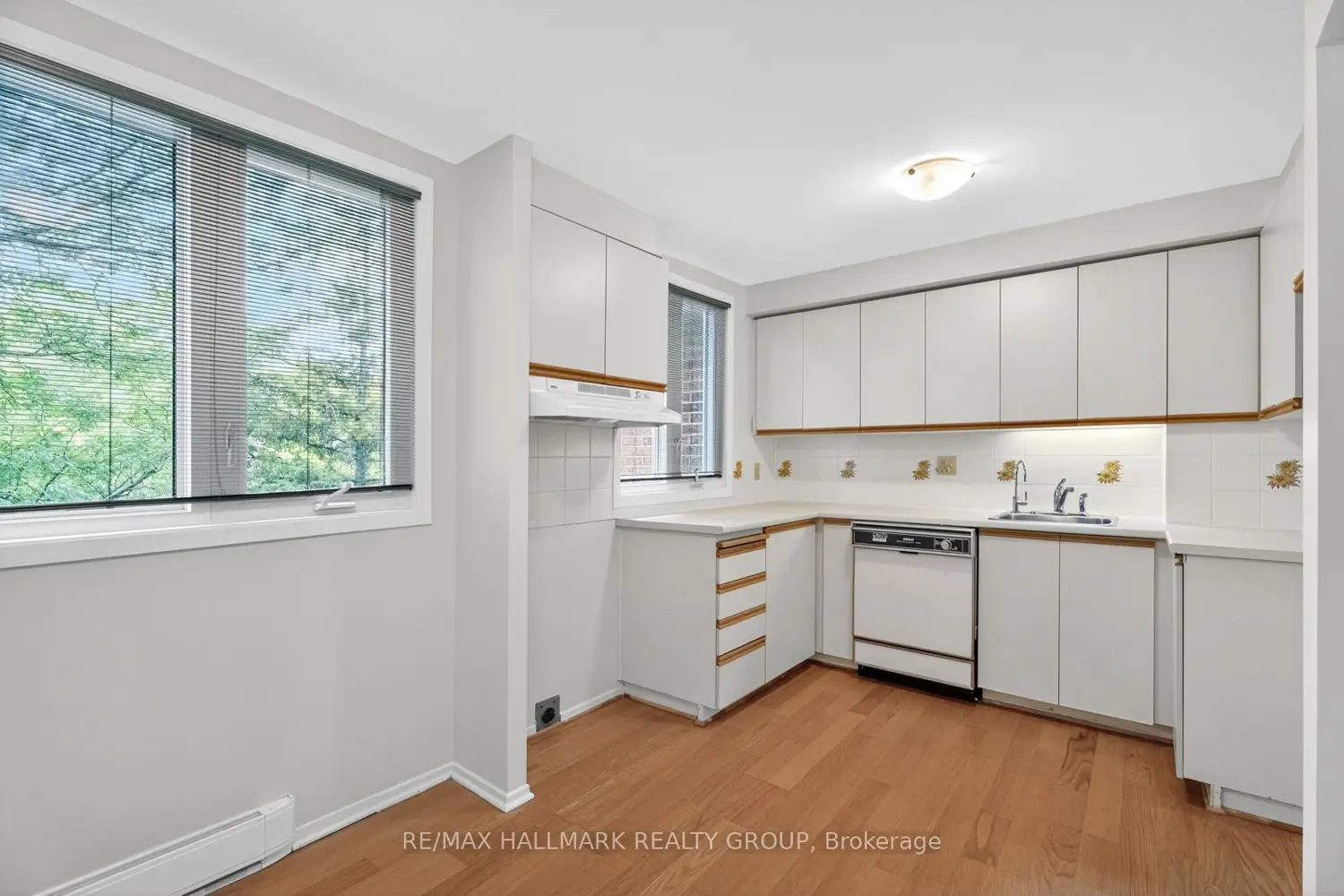 Additional image 7 of 6746 Jeanne Darc Boulevard B