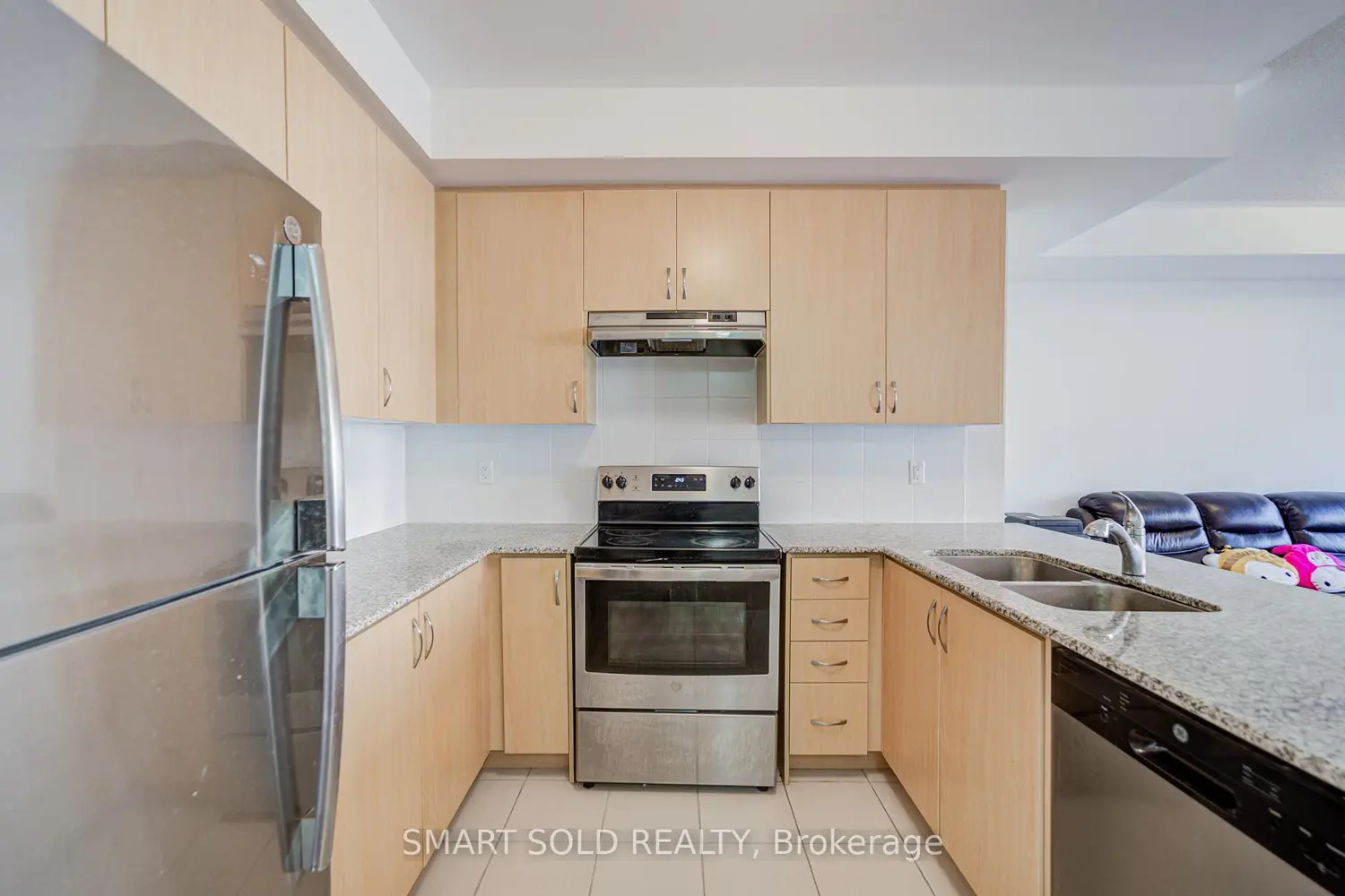 133 Frederick Wilson Avenue photo 4