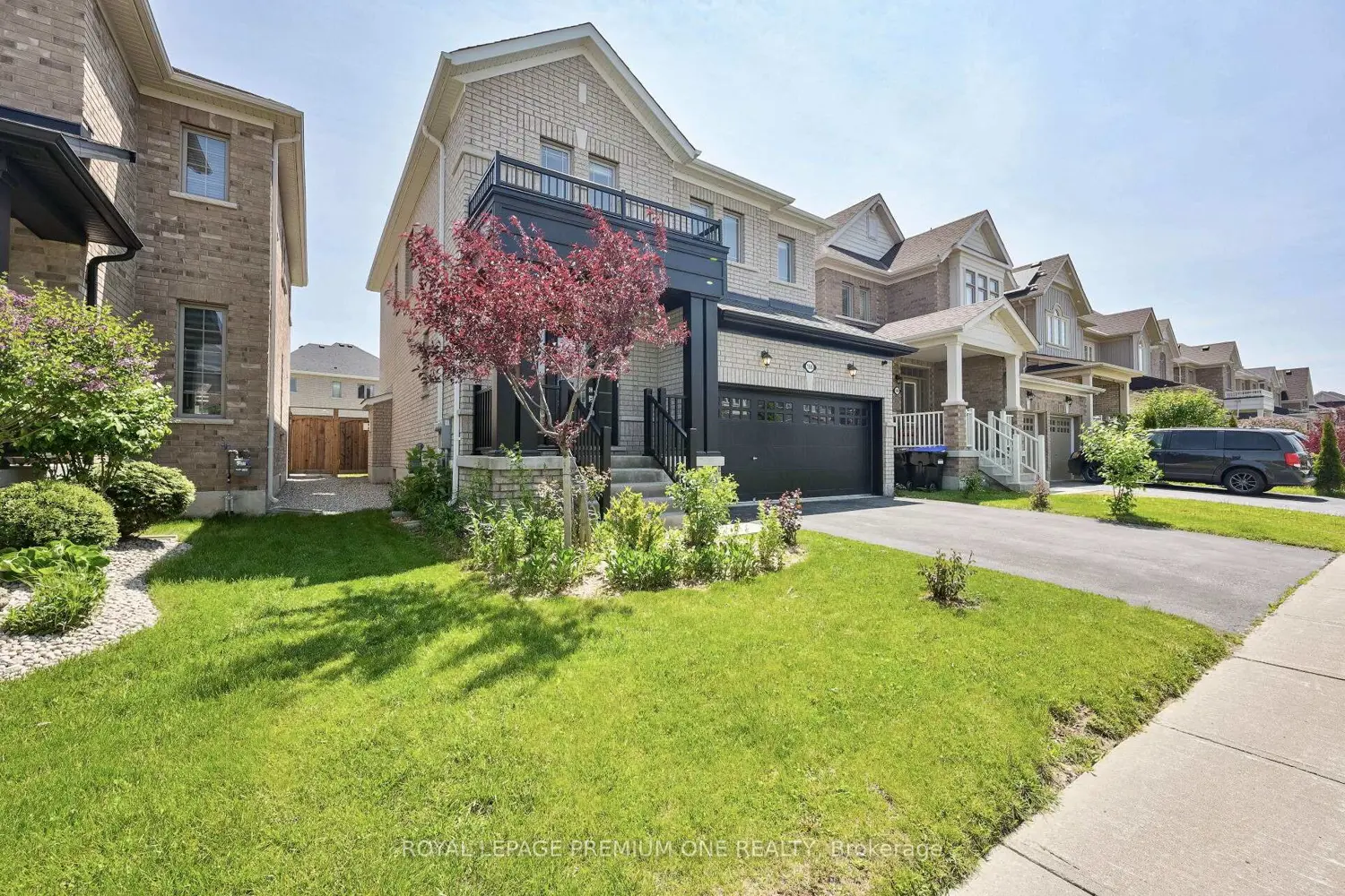 166 Sharpe Crescent photo 5