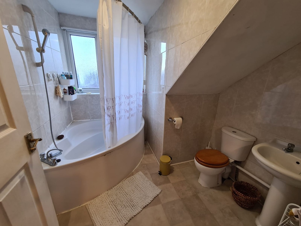 Additional image 3 of Room in a Shared House, Beechwood Walk, LS4, N1 7GU