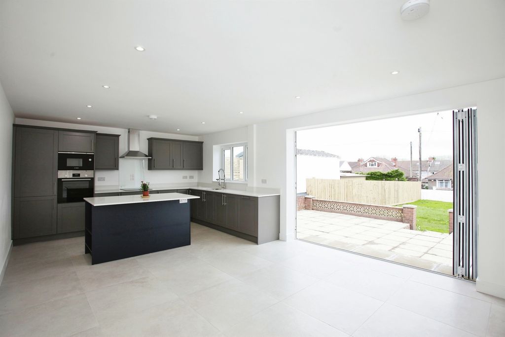 5 bed detached bungalow for saleDan-Y-Coed, Caerphilly CF83 photo 3