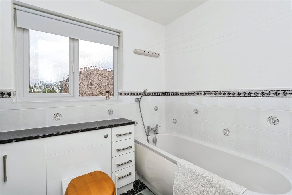 Additional image 25 of 5 bed detached house for saleCrofton Close, Southampton, Hampshire SO17