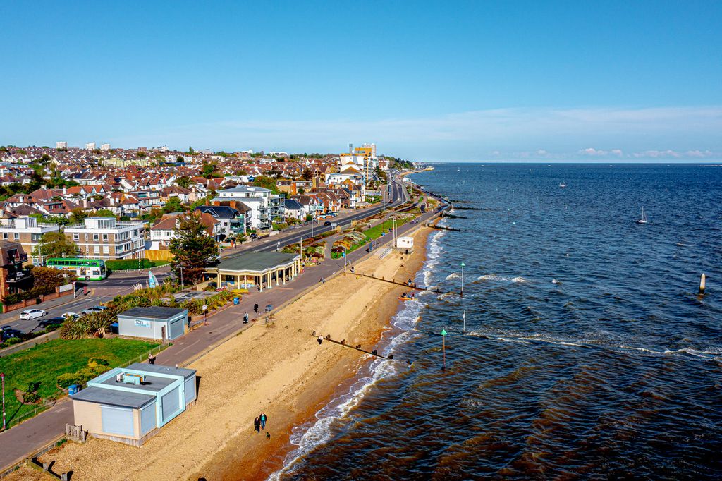 Additional image 24 of 2 bed flat for saleChalkwell Esplanade, Chalkwell SS0