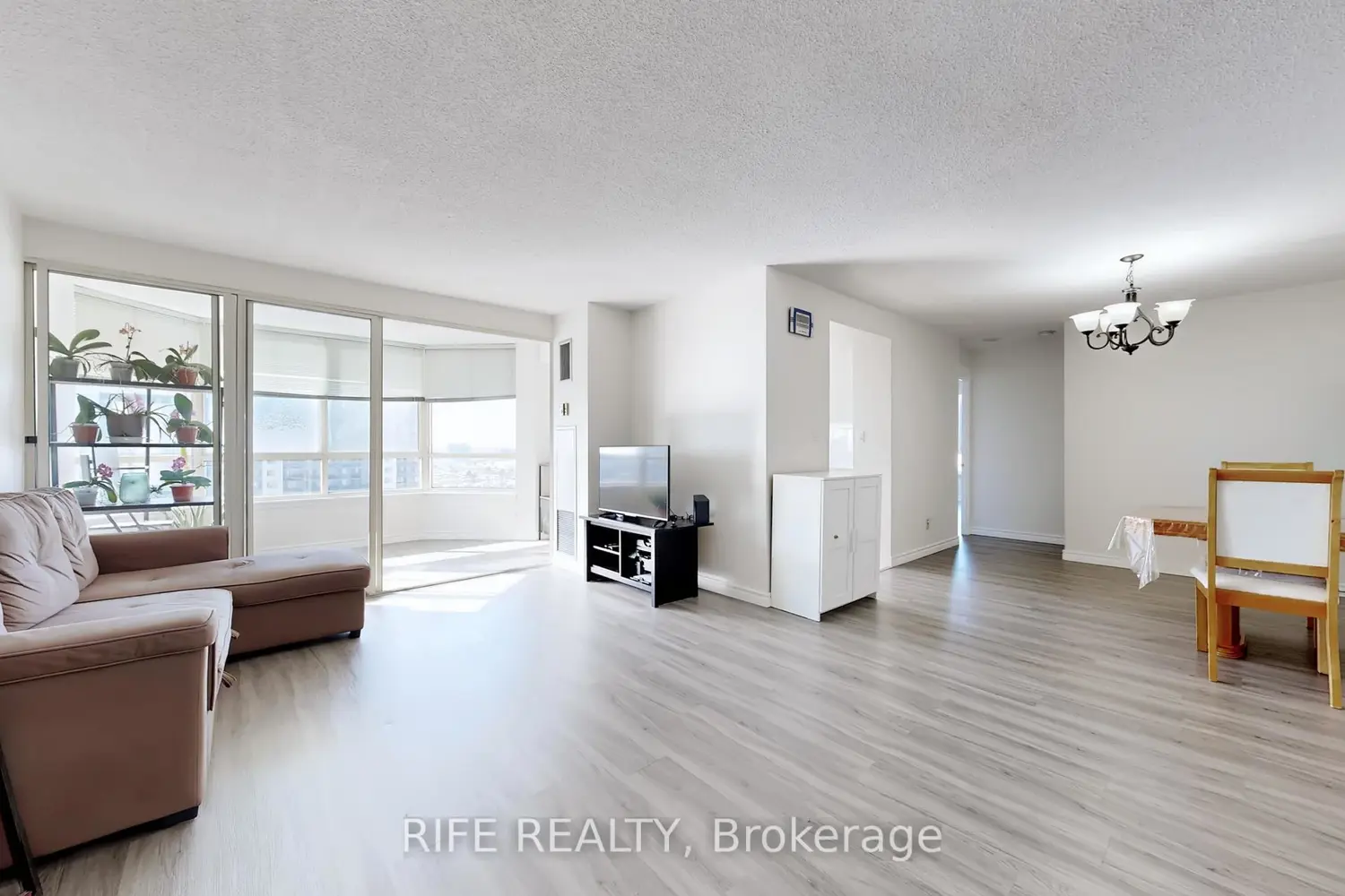 275 Bamburgh Circle 1708