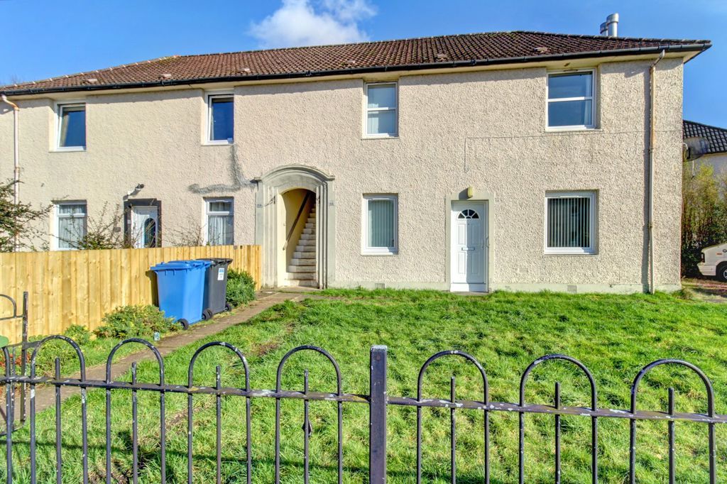 2 bed flat for saleTontine Park, Renton G82