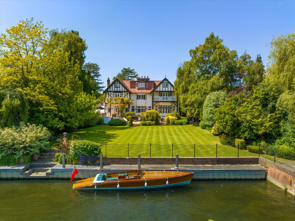 10 bed detached house for saleChauntry Road, Maidenhead, Berkshire SL6.
