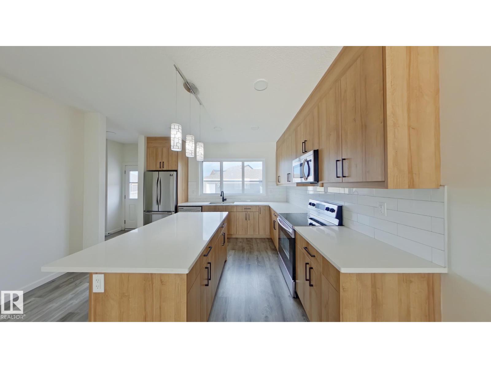 #Main 5715 Hawthorn CM SW