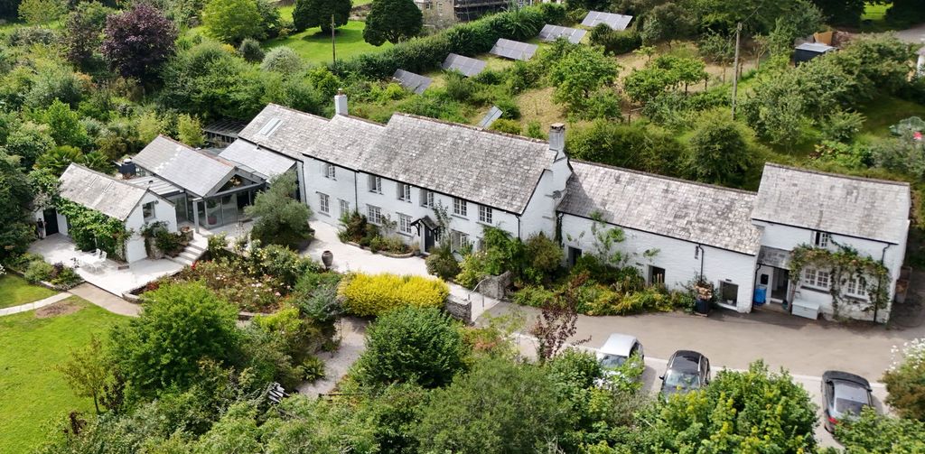 5 bed country house for saleBere Peninsula, Devon PL20