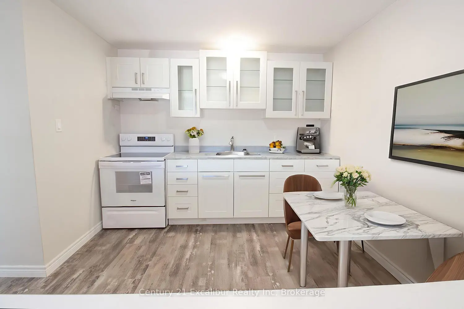 Additional image 3 of 320 Queen Street 16