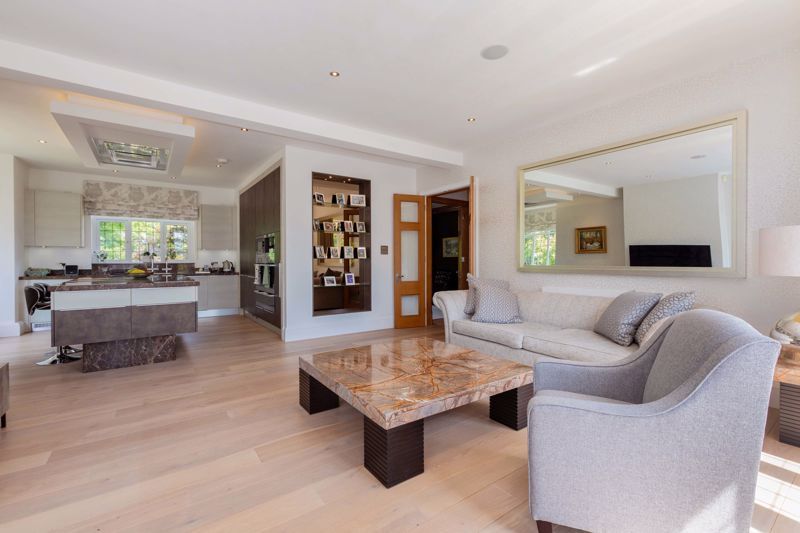 Additional image 12 of 3 bed flat for salePriory Road, Ascot SL5