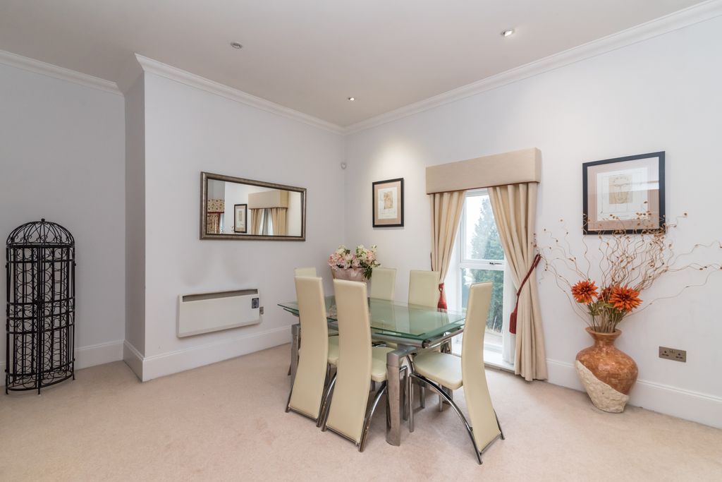 Additional image 6 of 3 bed flat for saleApartment 8, Royal Court Apartments, 60 - 66 Lichfield Road, Sutton Coldfield B74